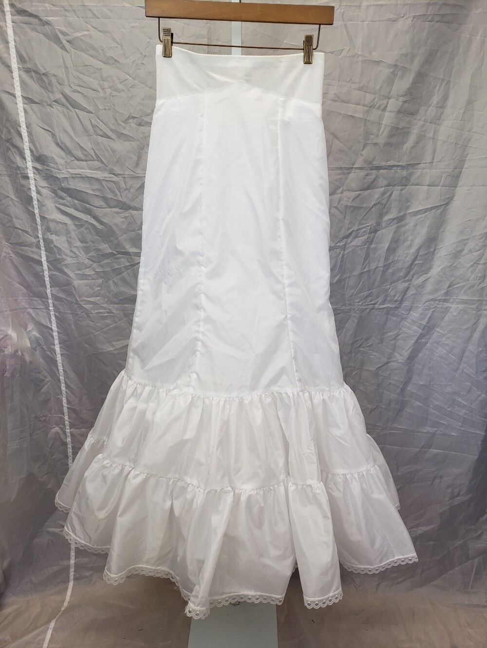 David's Bridal Style 550 Mermaid Fit & Flare Wedding Gown Slip Crinoline